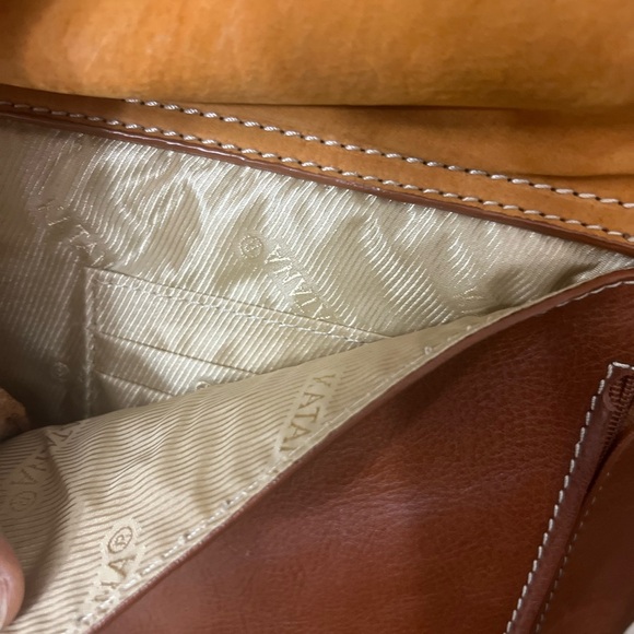 Classic Tan Leather Tote Bag - Picture 4 of 12